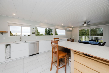 Kitchen Photo of 1405 Velvet Road, Gibsons, BC