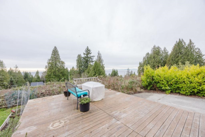 Outdoor Kitchen Photo of 1405 Velvet Road, Gibsons, BC