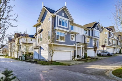 1101 11295 Pazarena Place, Maple Ridge, BC, Maple Ridge — Townhouse for sale