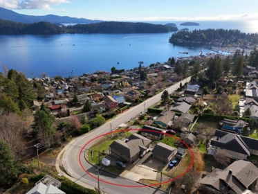 Hot Tub / Spa Photo of 659 Gibsons Way, Gibsons, BC