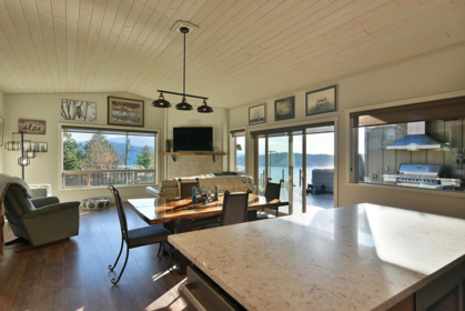 Kitchen Photo of 659 Gibsons Way, Gibsons, BC