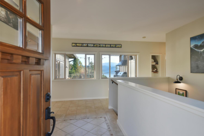 659 Gibsons Way, Gibsons, BC, Gibsons — Single Family Residence for sale