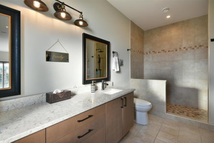 Powder Room Photo of 659 Gibsons Way, Gibsons, BC