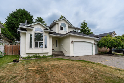 Swimming Pool Photo of 16089 80 Avenue, Surrey, BC