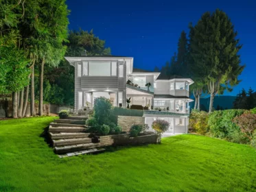 Kitchen Photo of 816 Anderson Crescent, West Vancouver, BC