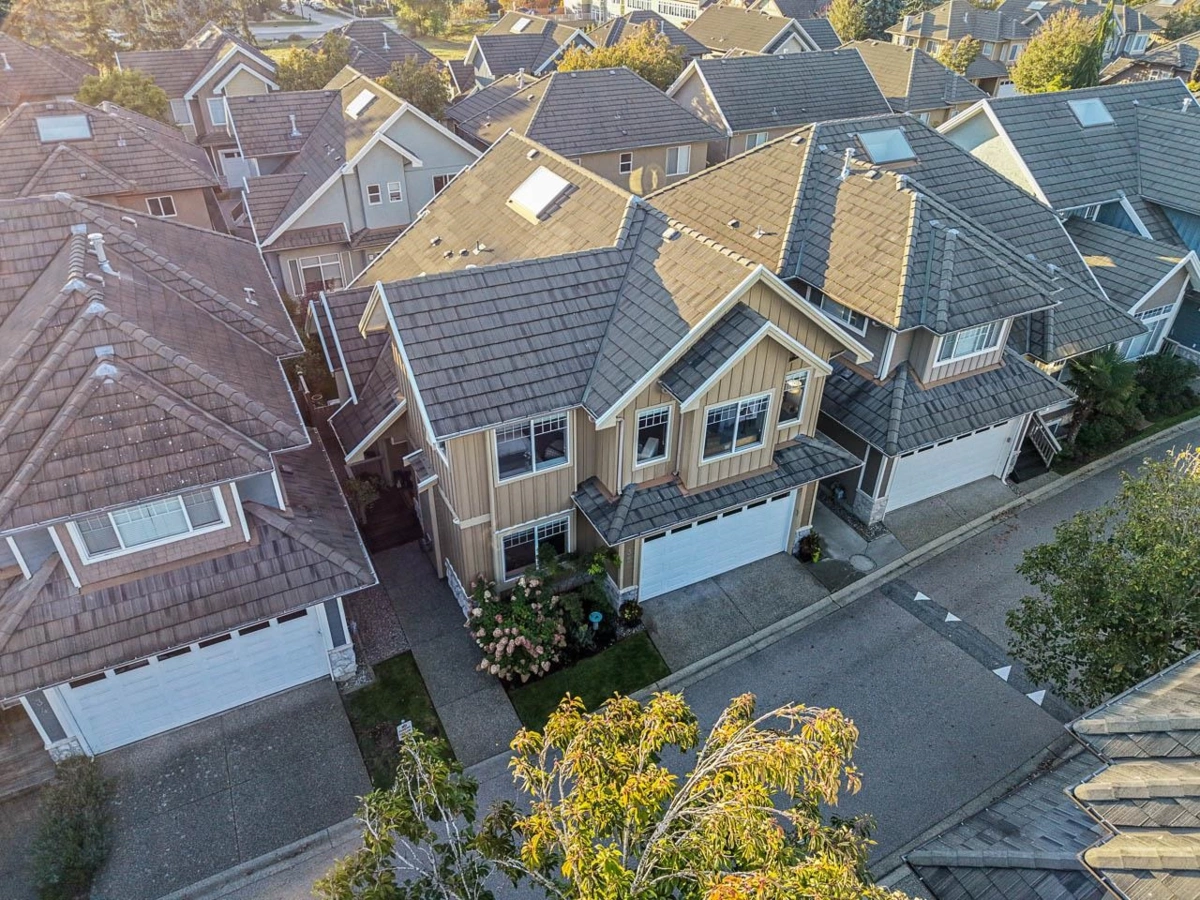 Community Amenities Photo (Clubhouse) of 35 3363 Rosemary Heights Crescent, Surrey, BC