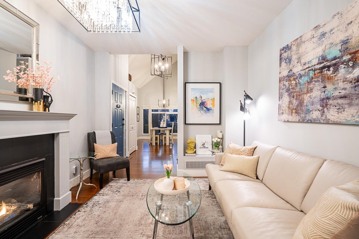 Kitchen Island Photo of 35 3363 Rosemary Heights Crescent, Surrey, BC