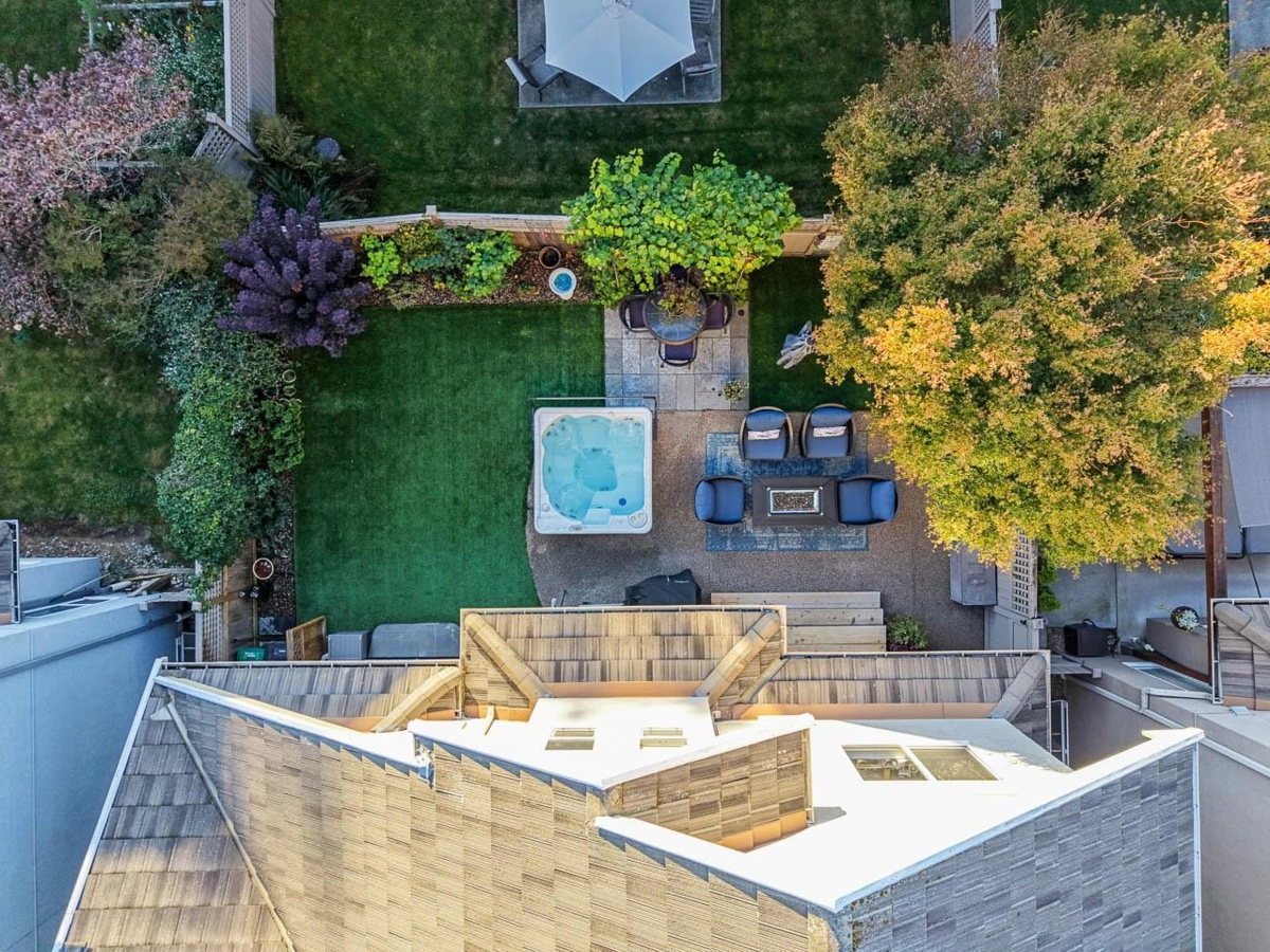 Neighborhood Park Photo Near 35 3363 Rosemary Heights Crescent, Surrey, BC