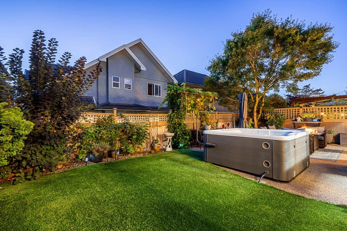 Outdoor Kitchen Photo of 35 3363 Rosemary Heights Crescent, Surrey, BC