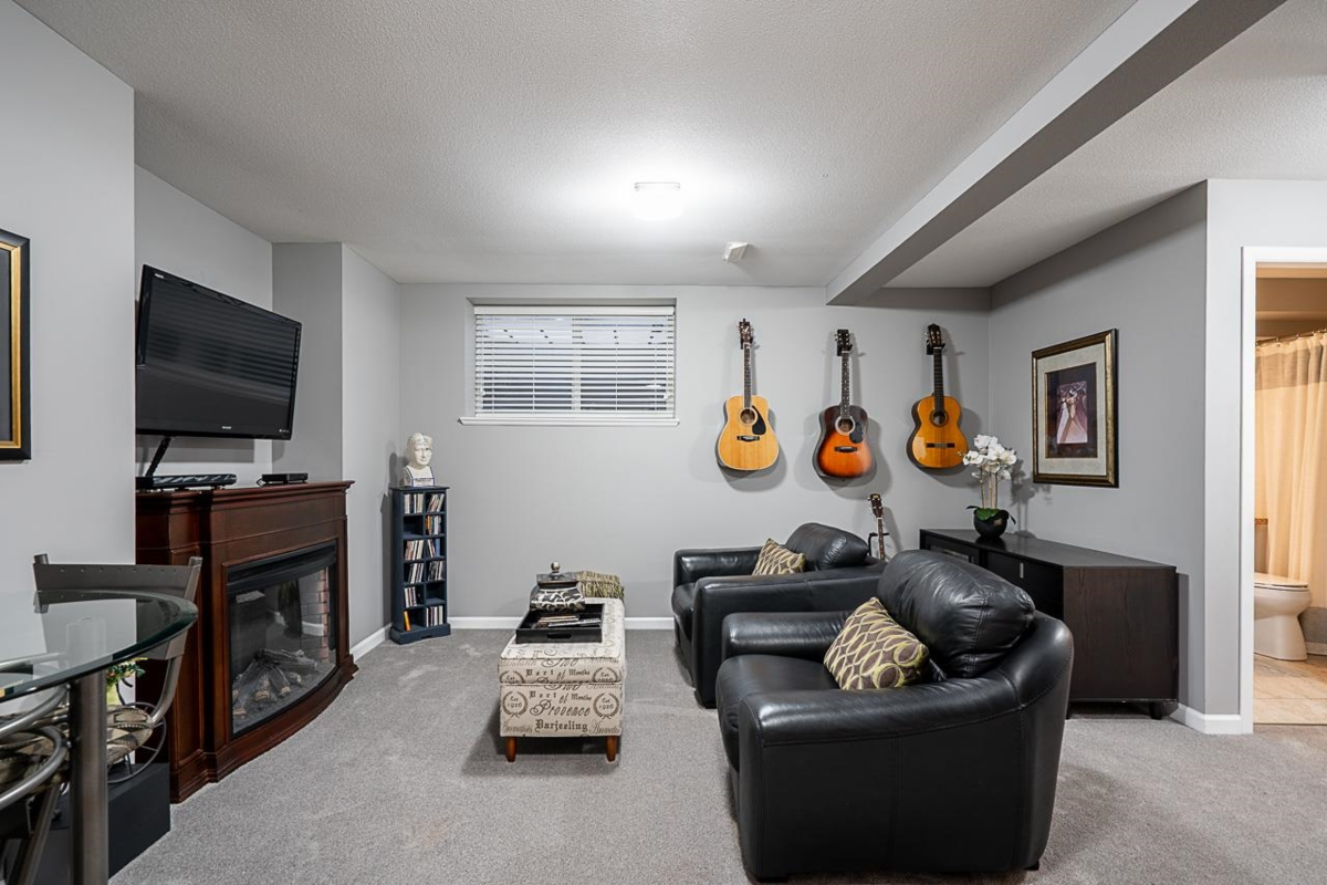 Outdoor Patio Photo of 35 3363 Rosemary Heights Crescent, Surrey, BC