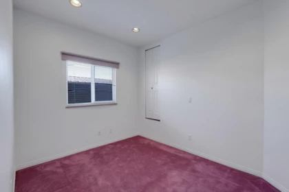 Powder Room Photo of 1257 E 60th Avenue, Vancouver, BC