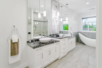 Guest Bathroom Photo of 24331 124 Avenue, Maple Ridge, BC