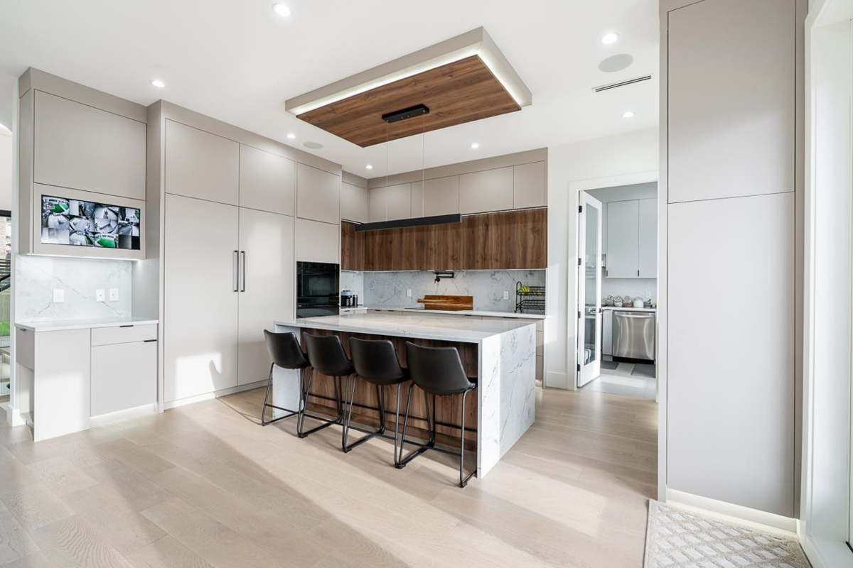 Breakfast Nook Photo of 8056 12th Avenue, Burnaby, BC