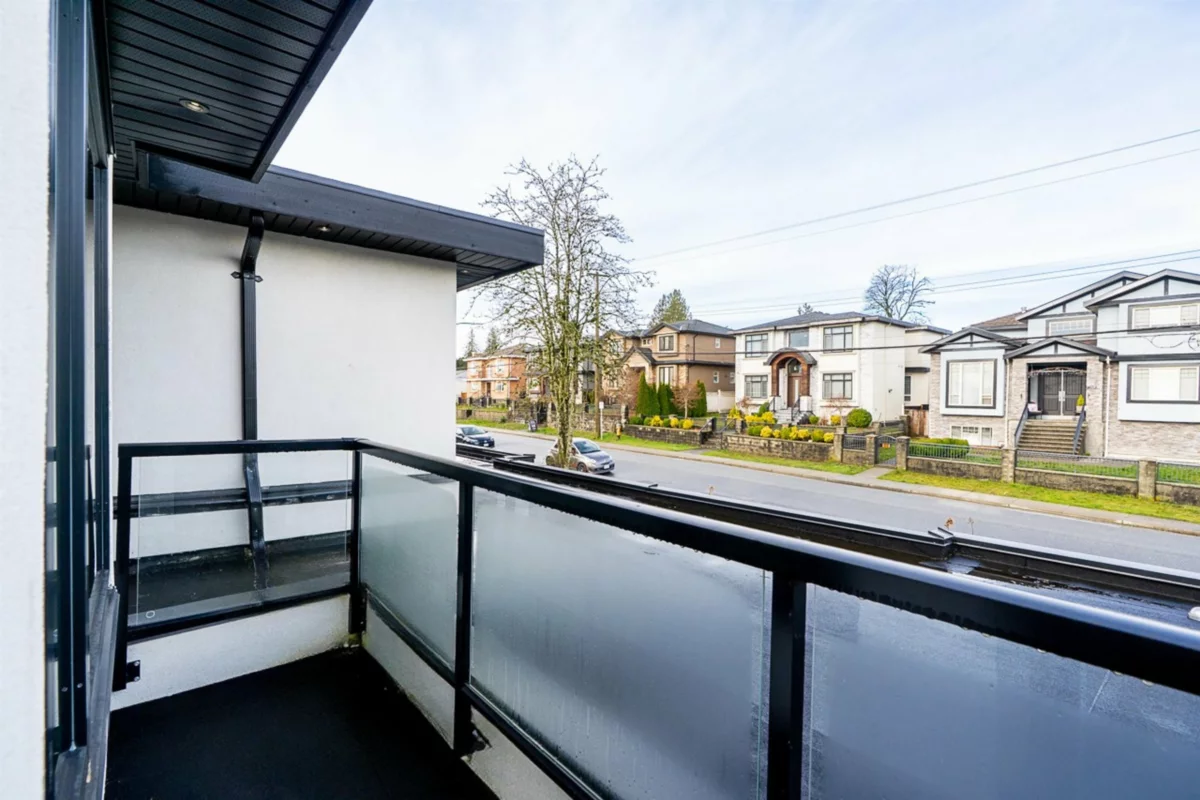 Hallway Photo of 8056 12th Avenue, Burnaby, BC