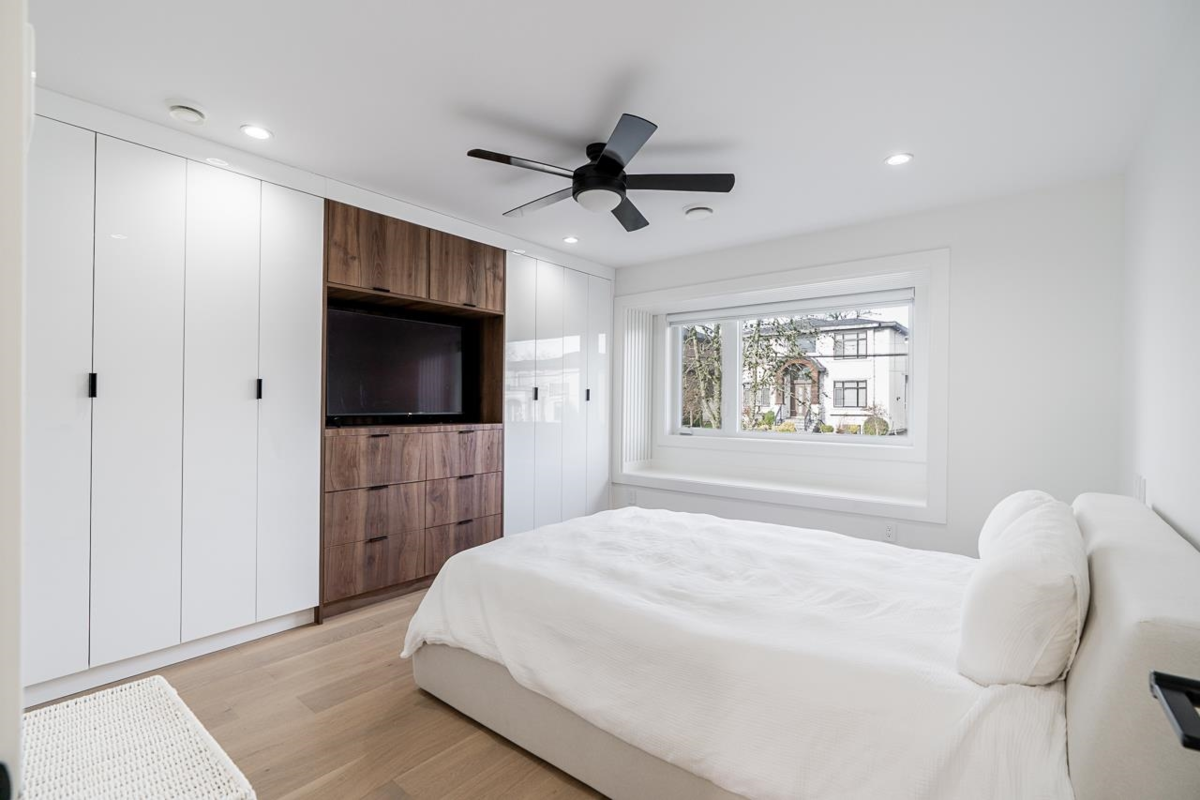 Loft / Bonus Room Photo of 8056 12th Avenue, Burnaby, BC