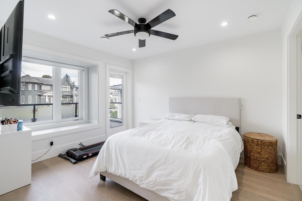 Mudroom Photo of 8056 12th Avenue, Burnaby, BC