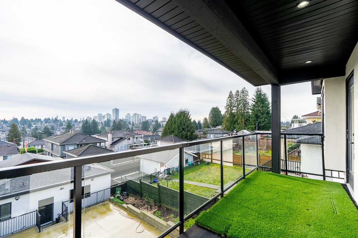 Office / Den Photo of 8056 12th Avenue, Burnaby, BC