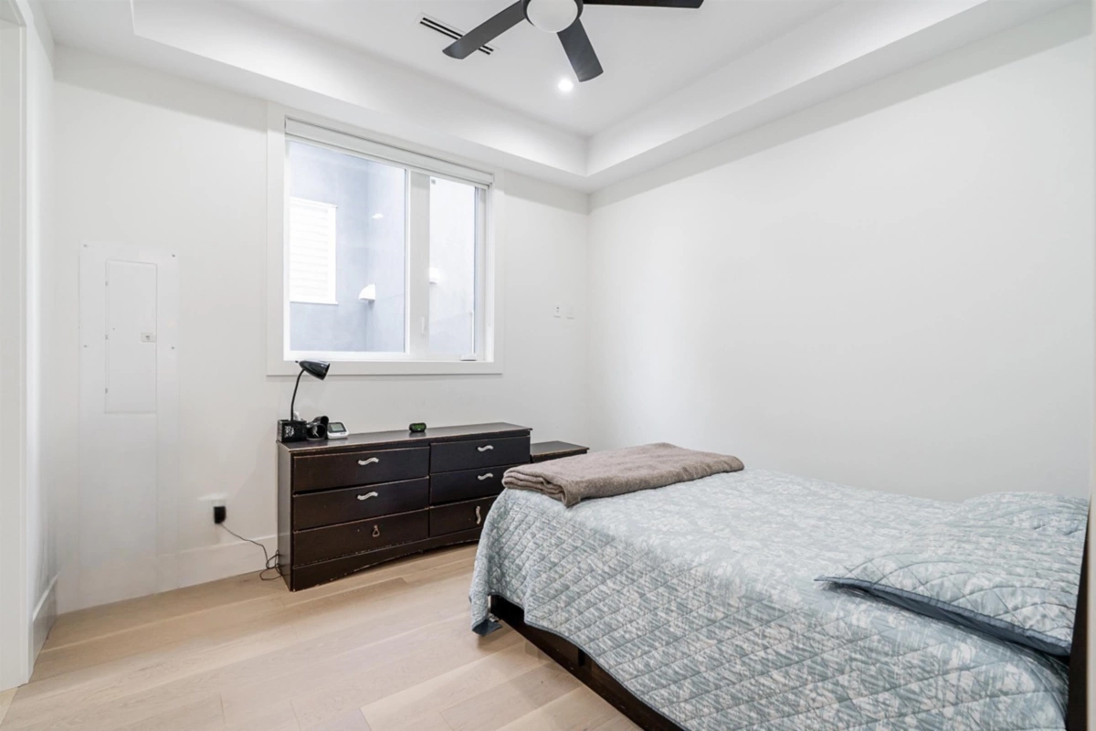 Primary Bathroom Photo of 8056 12th Avenue, Burnaby, BC