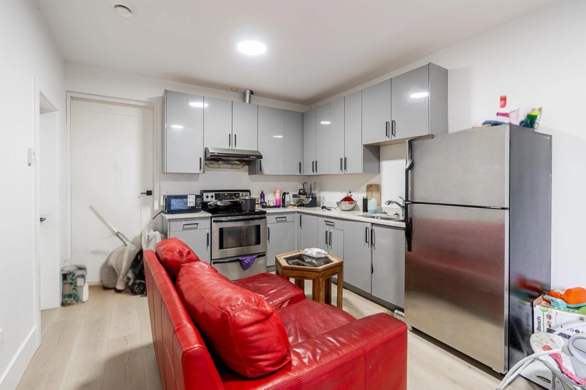 Swimming Pool Photo of 8056 12th Avenue, Burnaby, BC