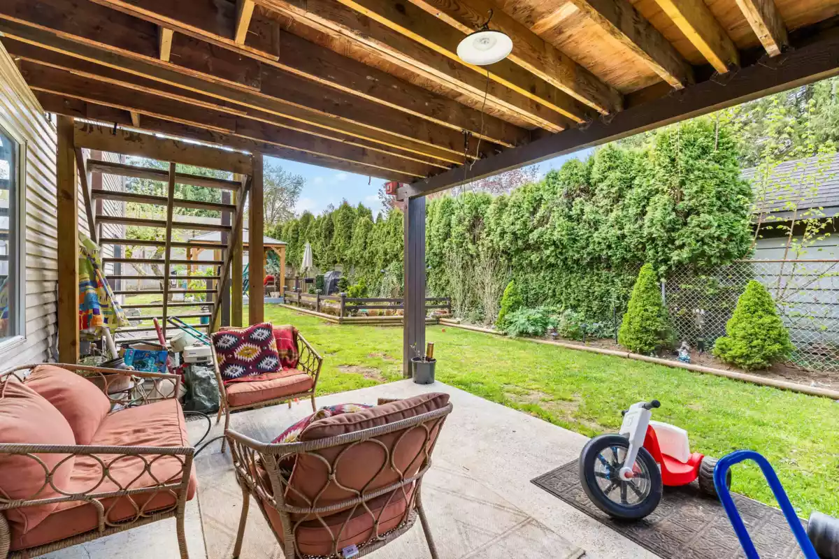 Basement Recreation Room Photo of 12019 206 Street, Maple Ridge, BC