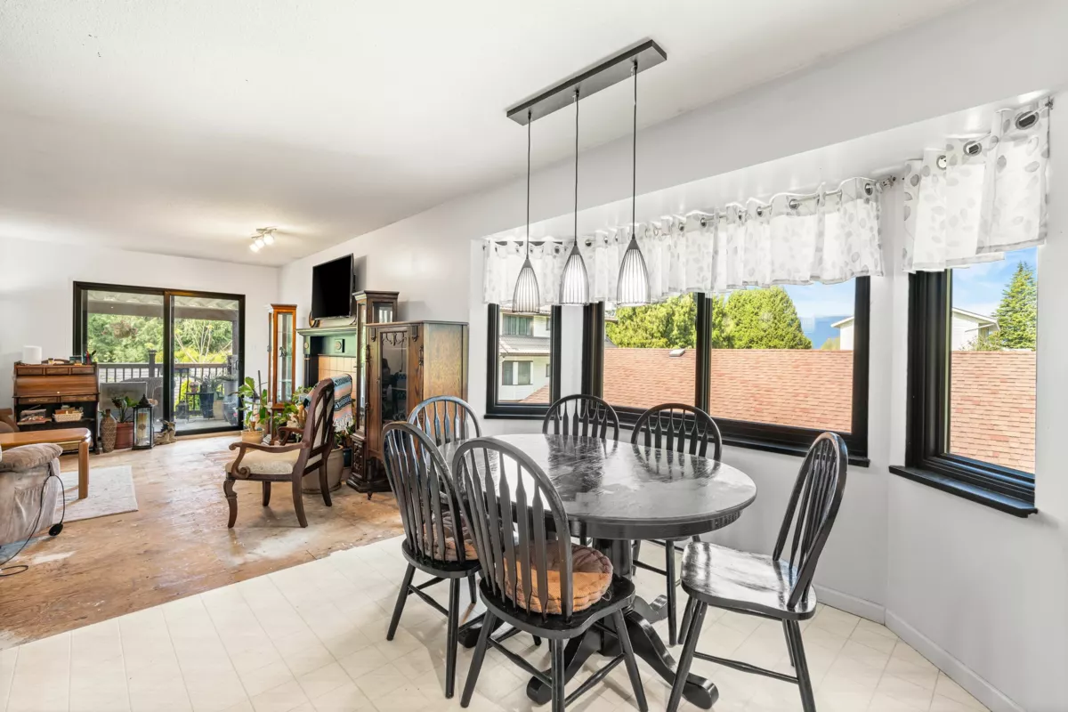 Dining Area Photo of 12019 206 Street, Maple Ridge, BC