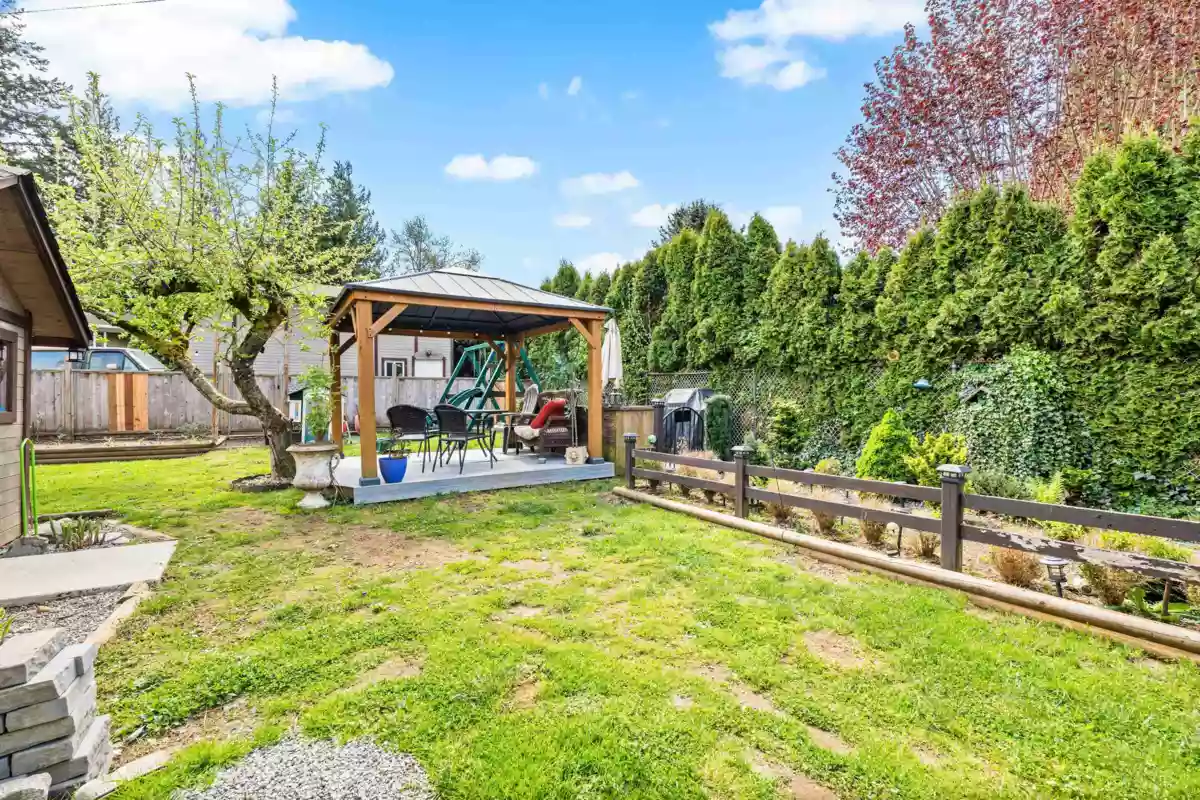 Mudroom Photo of 12019 206 Street, Maple Ridge, BC