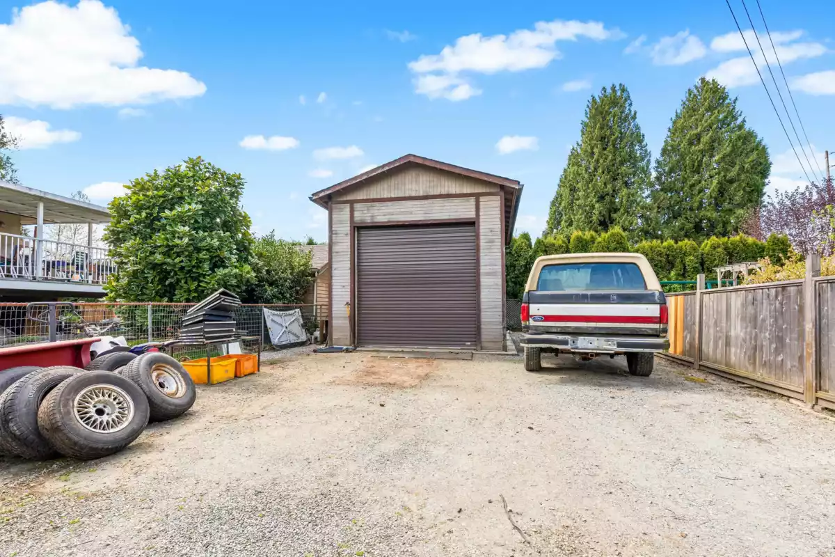 Staircase Photo of 12019 206 Street, Maple Ridge, BC
