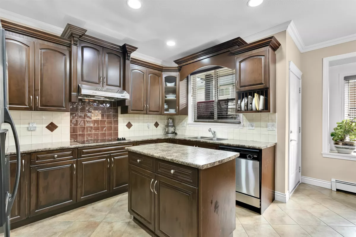 Breakfast Nook Photo of 7770 146 Street, Surrey, BC