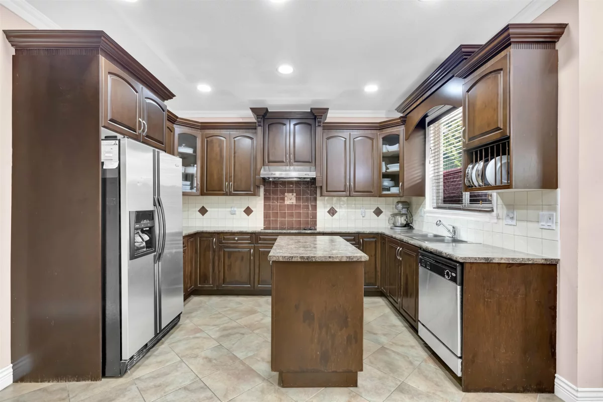 Kitchen Photo of 7770 146 Street, Surrey, BC