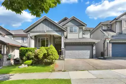 7770 146 Street, Surrey, BC, East Newton — 8 bed single family residence for sale