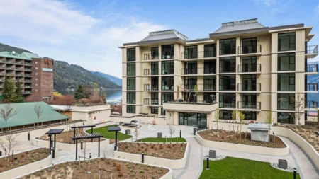 Aerial View of 702 120 Esplanade Avenue, Harrison Hot Springs, BC