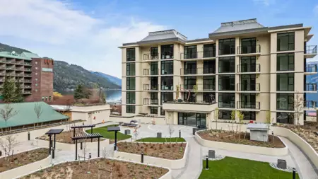 702 120 Esplanade Avenue, Harrison Hot Springs, BC, Harrison Hot Springs — 1 bed apartment/condo for sale