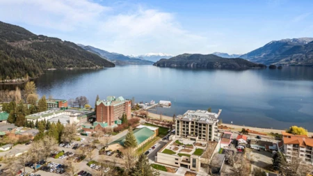 702 120 Esplanade Avenue, Harrison Hot Springs, BC, Harrison Hot Springs — Apartment/Condo for sale