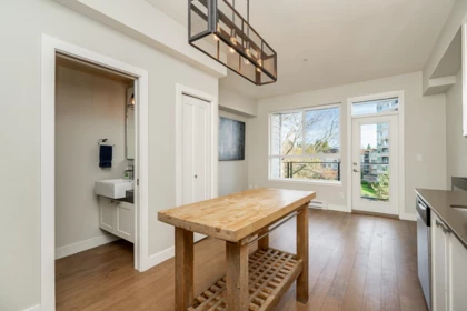 Kitchen Photo of 510 3090 Gladwin Road, Abbotsford, BC