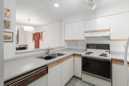 104 700 E Pender Street, Vancouver, BC