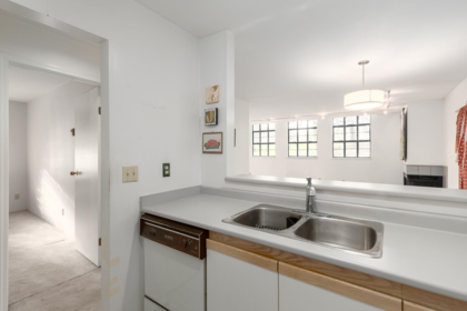 104 700 E Pender Street, Vancouver, BC