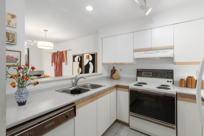 104 700 E Pender Street, Vancouver, BC