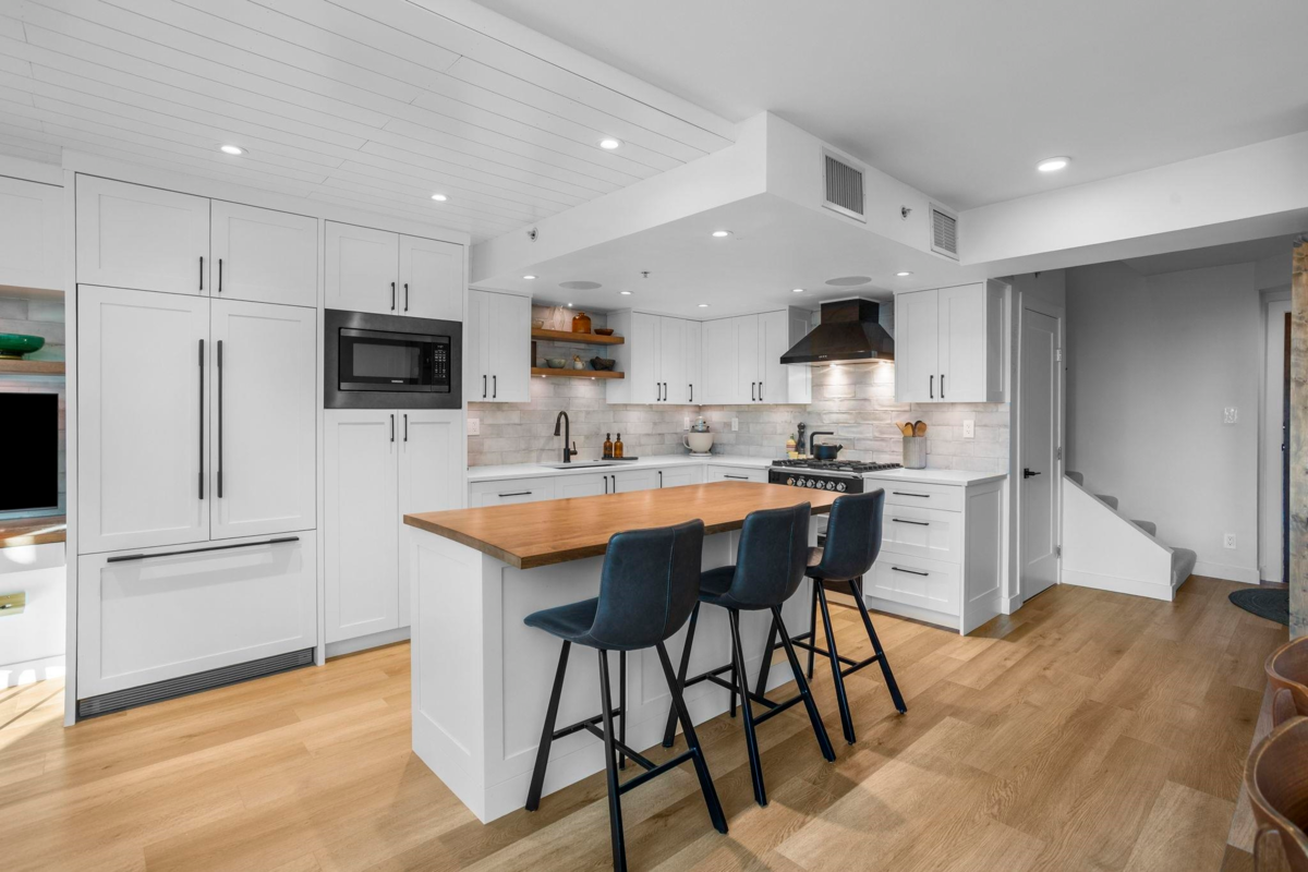 Exterior Rear Photo of TH2 168 E Esplanade Avenue, North Vancouver, BC