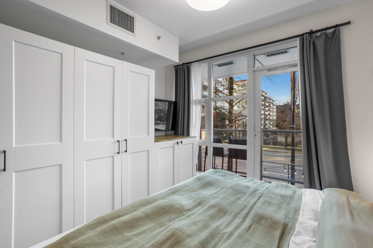 Hallway Photo of TH2 168 E Esplanade Avenue, North Vancouver, BC