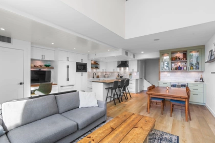 Kitchen Photo of TH2 168 E Esplanade Avenue, North Vancouver, BC