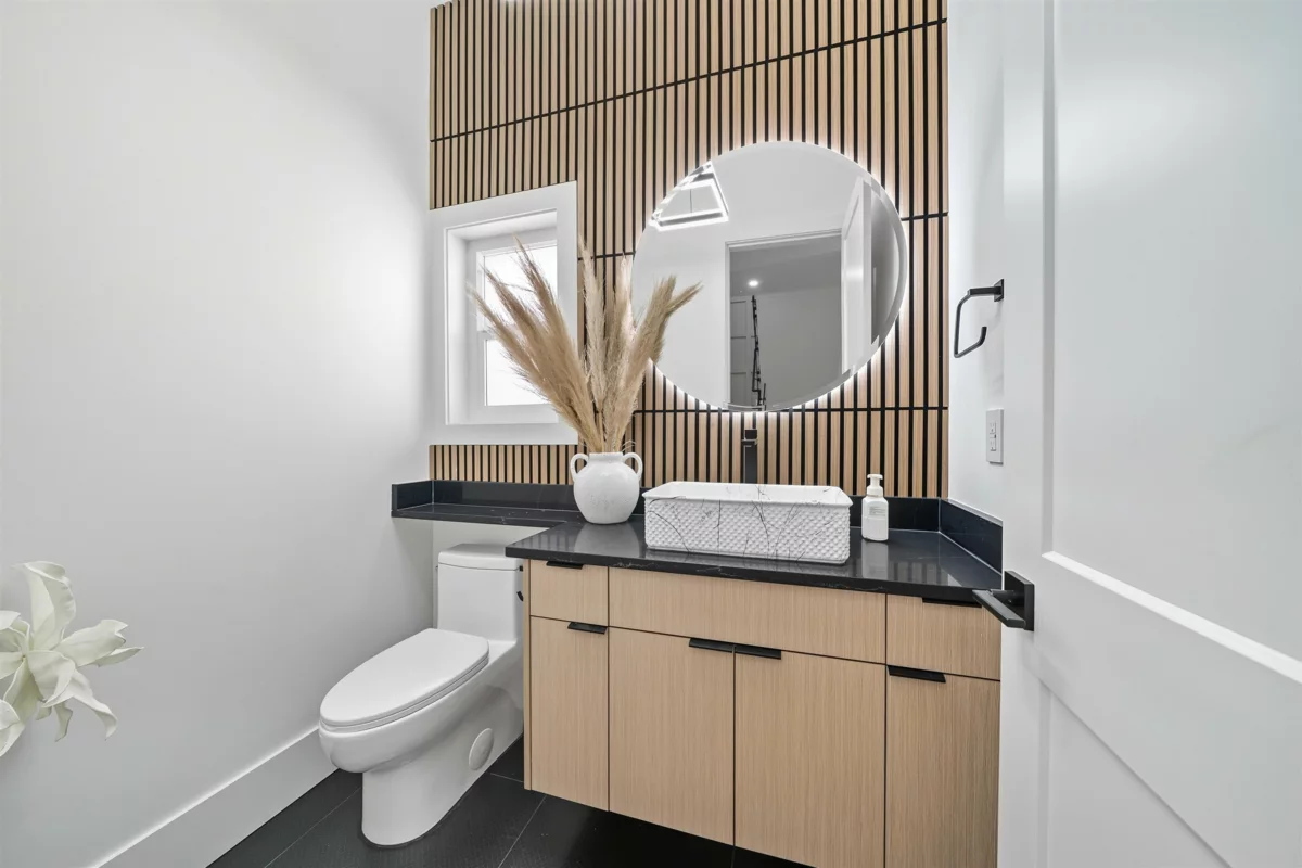 Dining Area Photo of 14043 80 Avenue, Surrey, BC