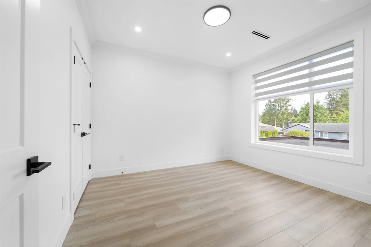 Hallway Photo of 14043 80 Avenue, Surrey, BC