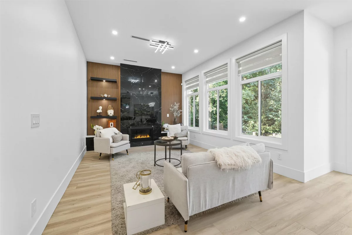 Kitchen Island Photo of 14043 80 Avenue, Surrey, BC