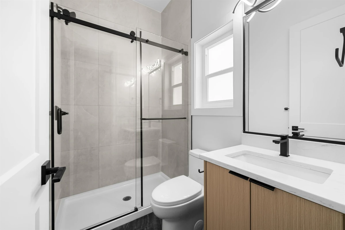 Mudroom Photo of 14043 80 Avenue, Surrey, BC