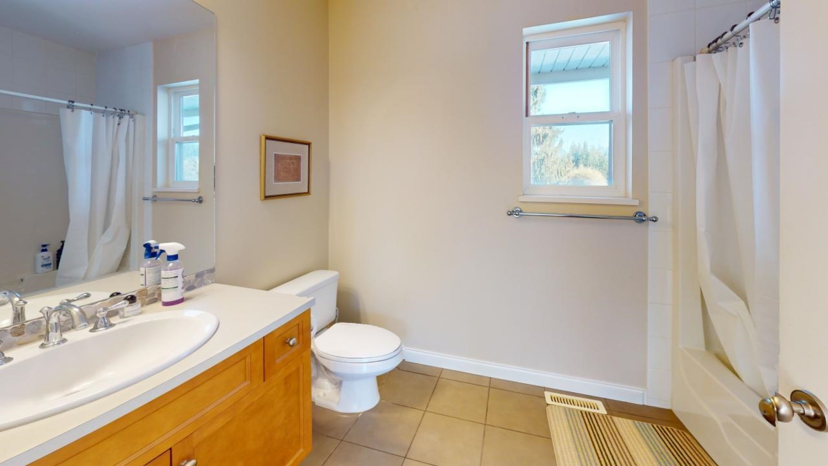 Hot Tub / Spa Photo of 19465 Mcneil Road, Pitt Meadows, BC