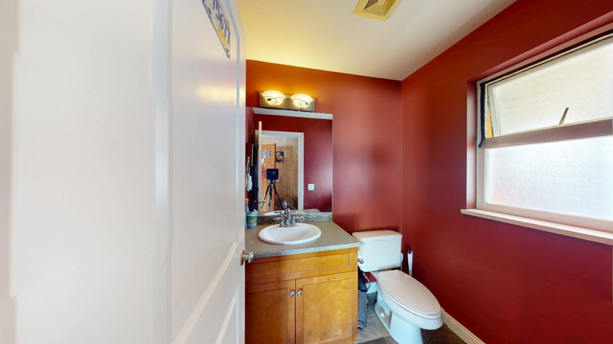 Kitchen Photo of 19465 Mcneil Road, Pitt Meadows, BC