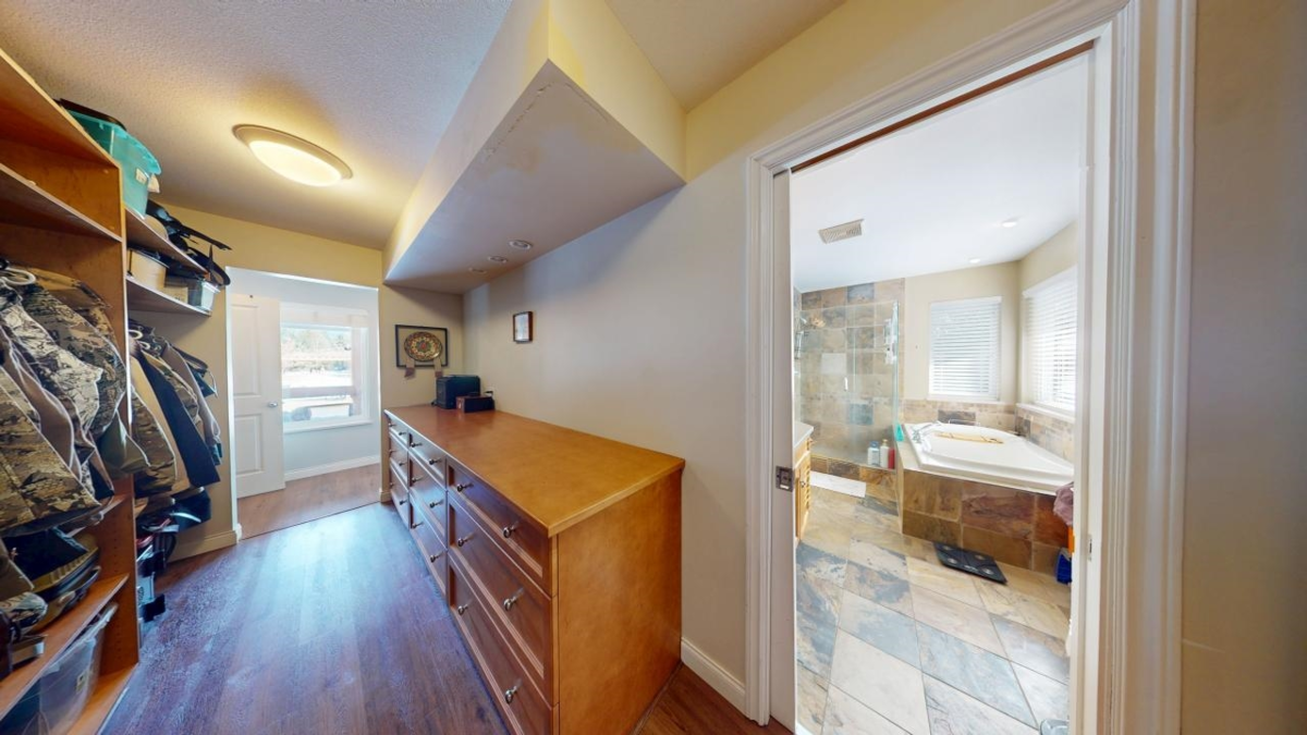 Laundry Room Photo of 19465 Mcneil Road, Pitt Meadows, BC