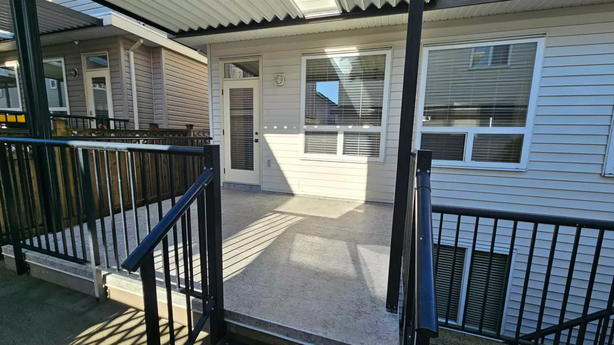 Backyard Photo of 19478 72 Avenue, Surrey, BC