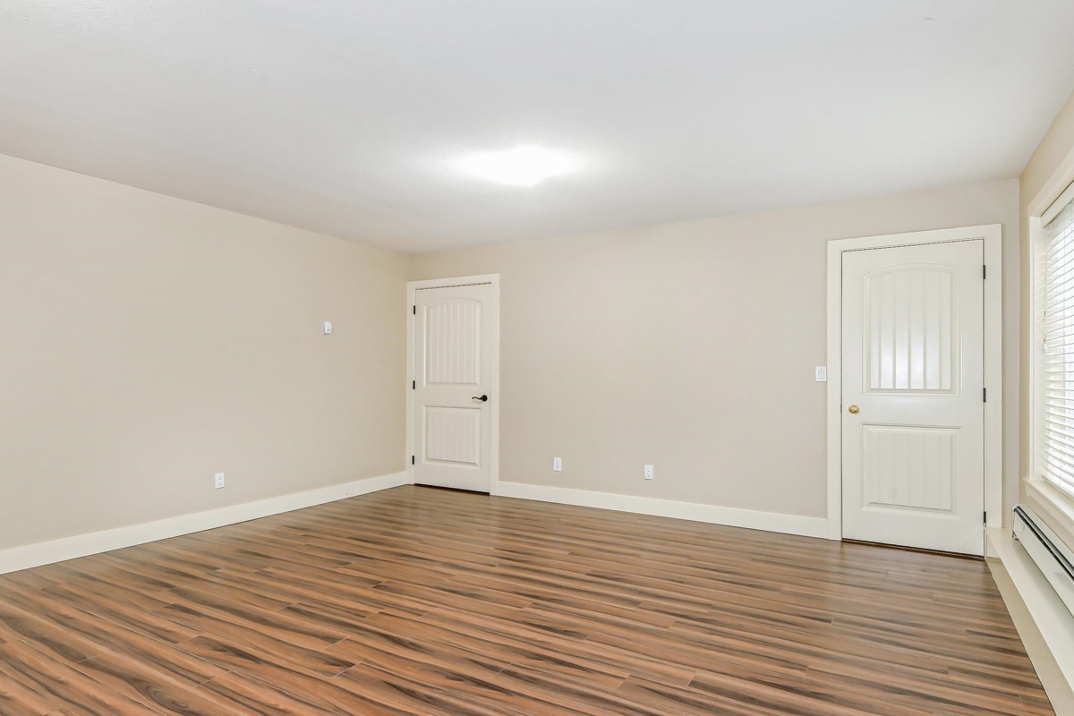 Hallway Photo of 19478 72 Avenue, Surrey, BC