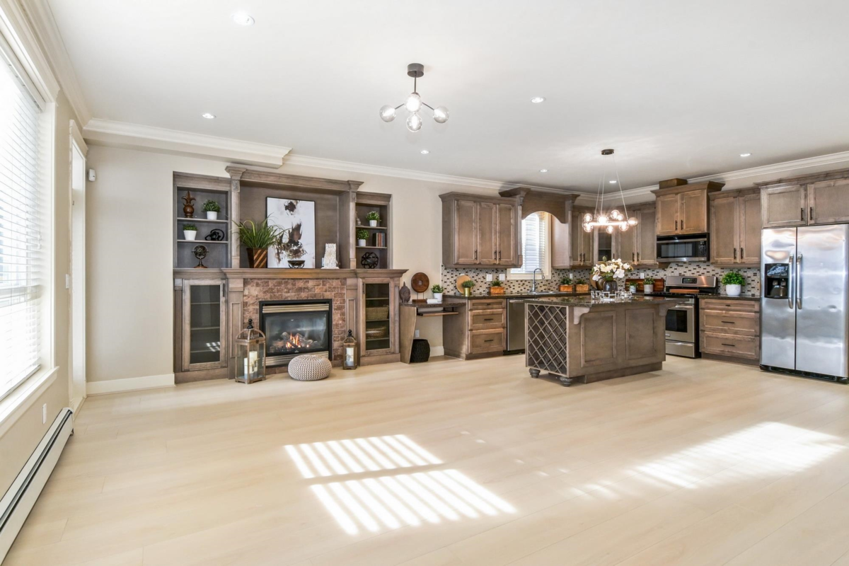 Kitchen Island Photo of 19478 72 Avenue, Surrey, BC